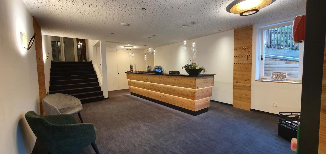 Schorta's Alvetern Hotell Ardez Exteriör bild