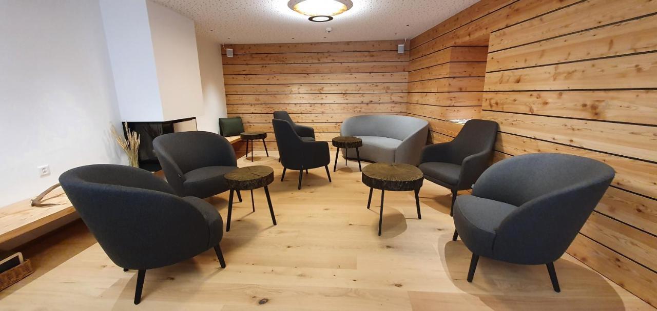 Schorta's Alvetern Hotell Ardez Exteriör bild