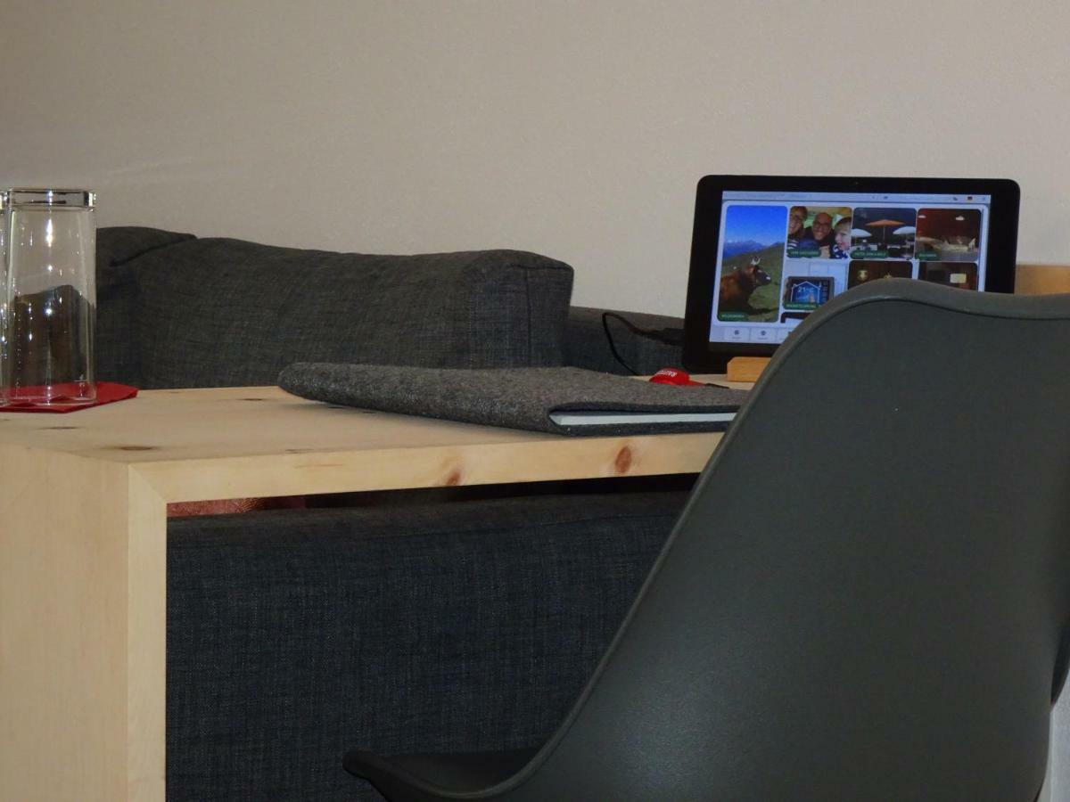 Schorta's Alvetern Hotell Ardez Exteriör bild