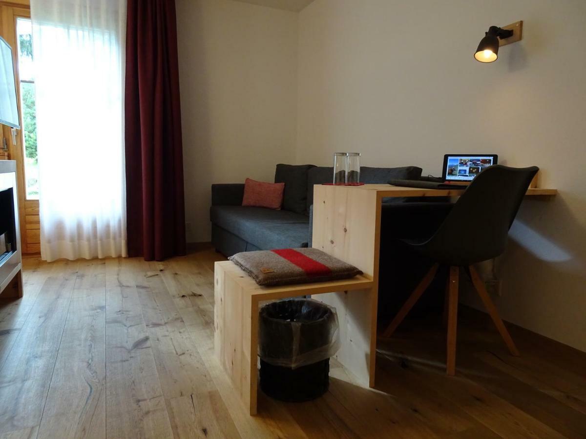 Schorta's Alvetern Hotell Ardez Exteriör bild