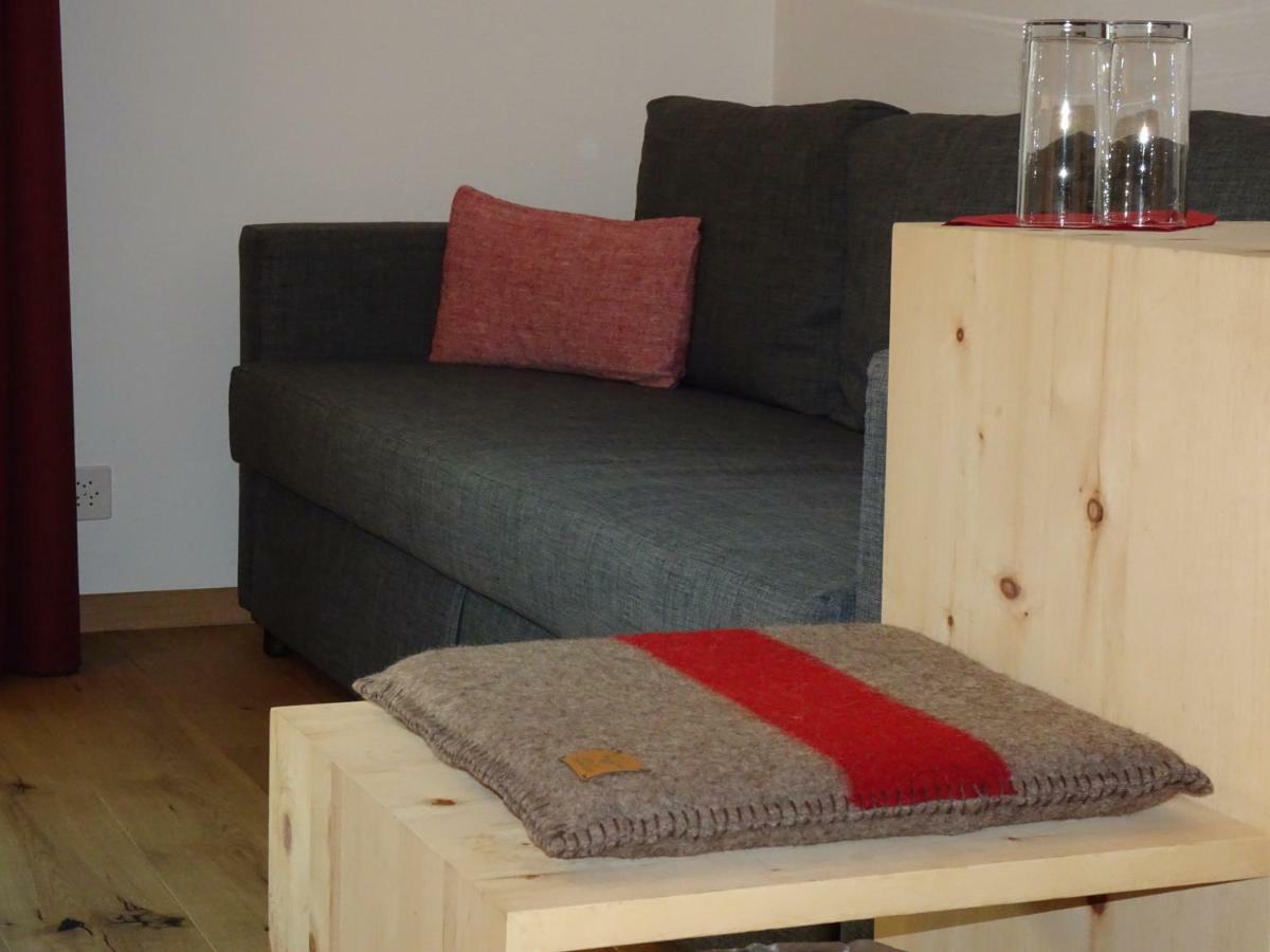 Schorta's Alvetern Hotell Ardez Exteriör bild