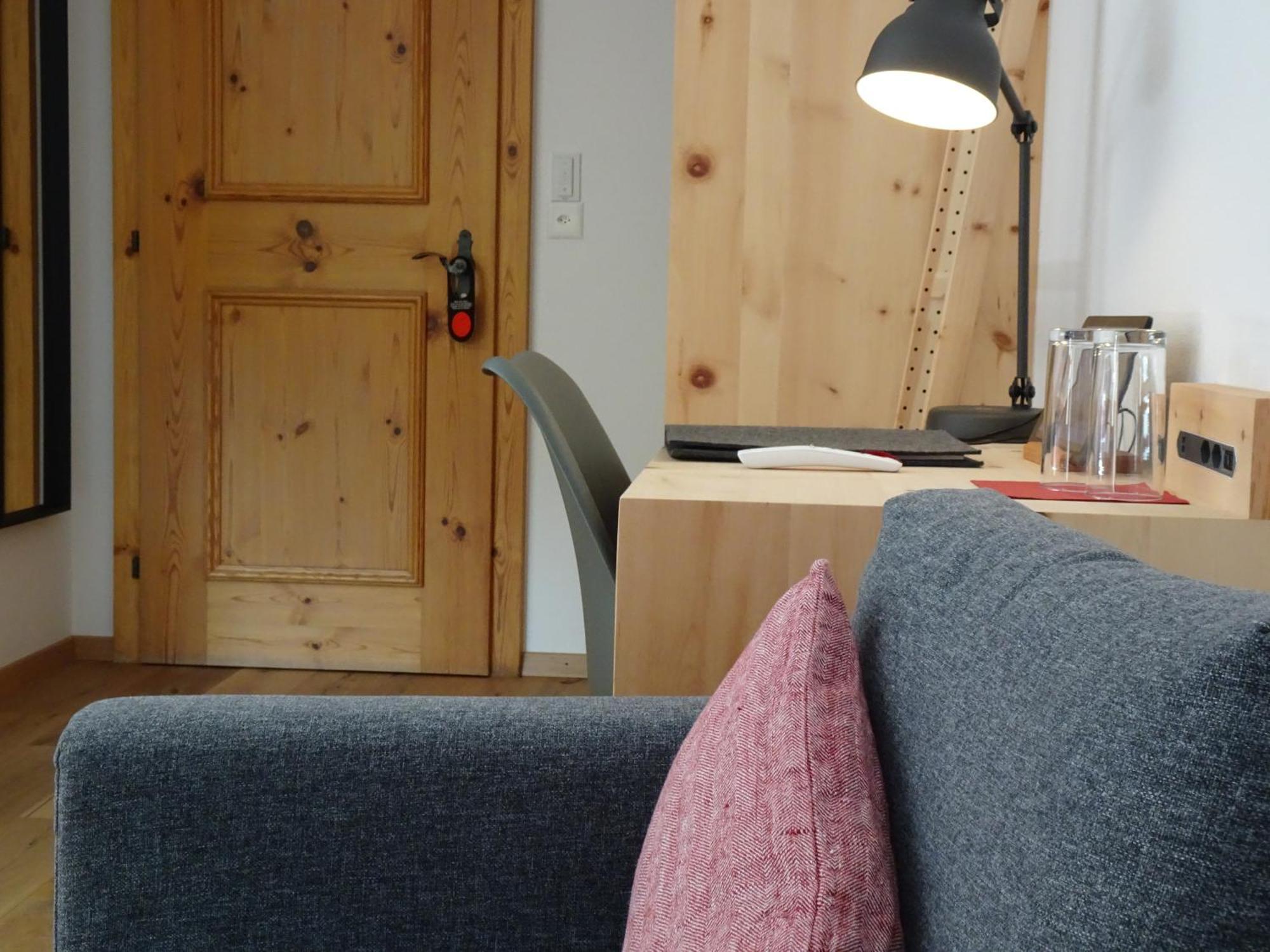 Schorta's Alvetern Hotell Ardez Exteriör bild